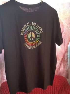Women's XL Black Graphic Tee with Rainbow Peace Design with Wings NWOT